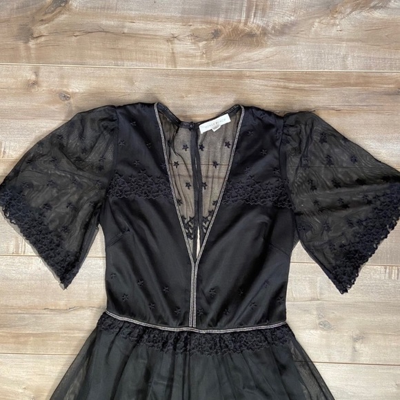 Honey Punch Carina Star Lace Romper - Picture 6 of 13